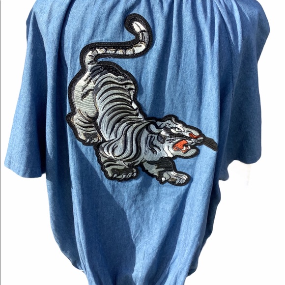 Elvi plus size denim jacket with tiger embroidery - Picture 2 of 9